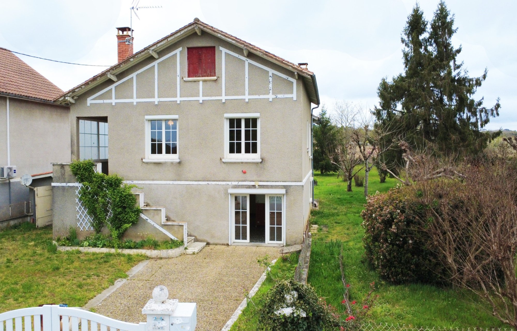 maison 7 pièces en vente sur NEUVIC (24190)