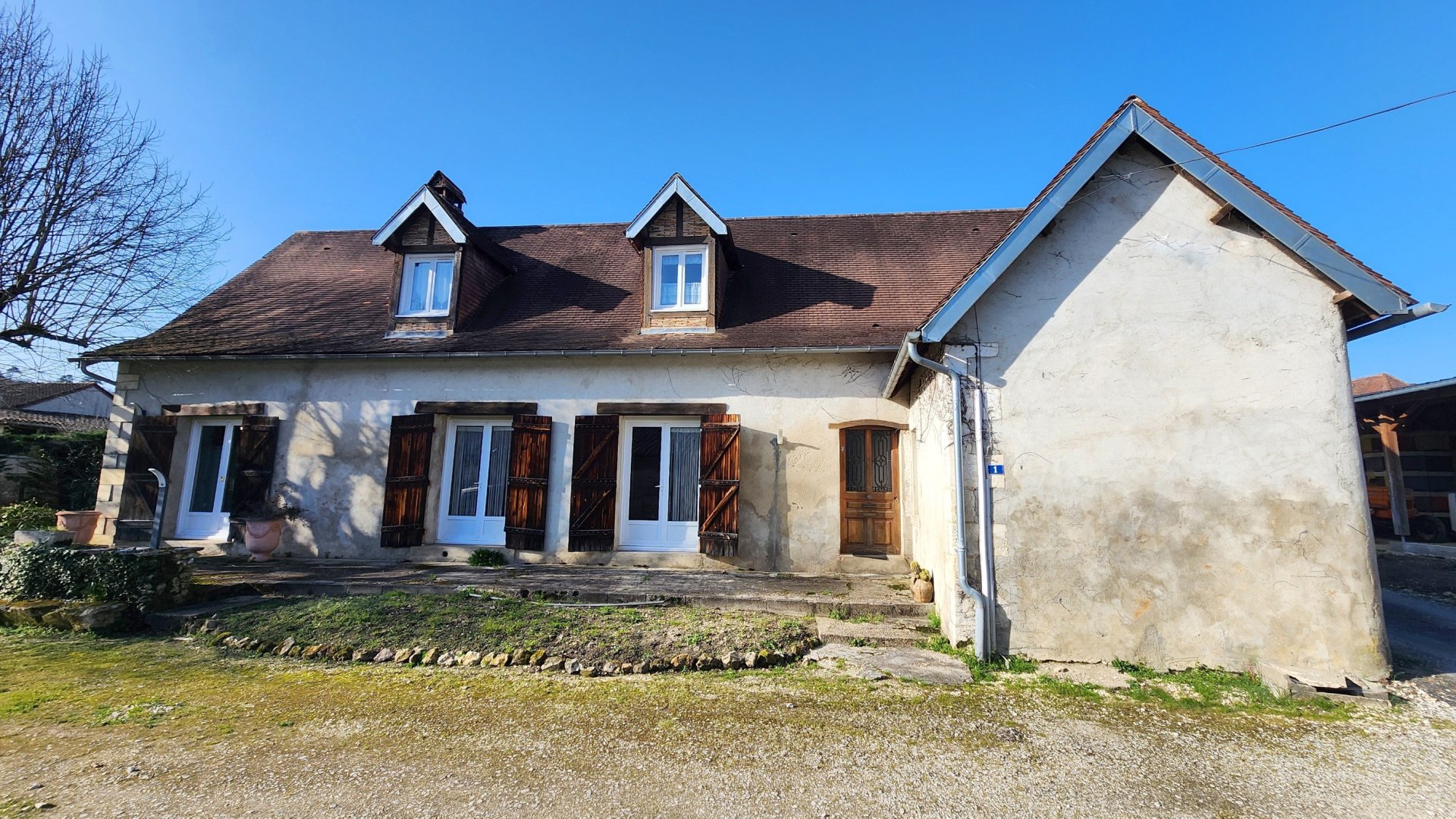 Vente Maison 6&nbsp;Pièces 180&nbsp;m² Neuvic