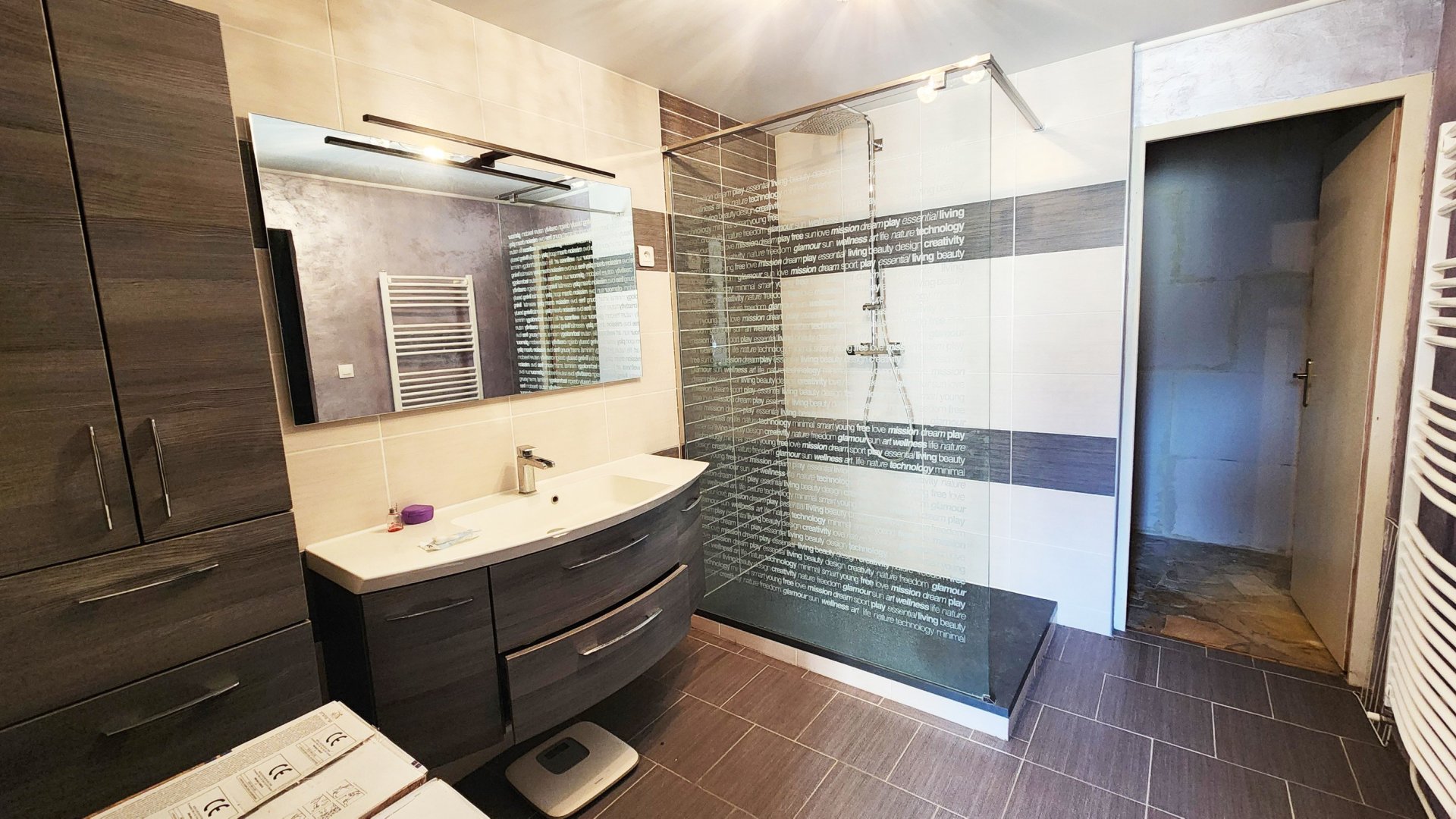 Vente Maison 6&nbsp;Pièces 180&nbsp;m² Neuvic
