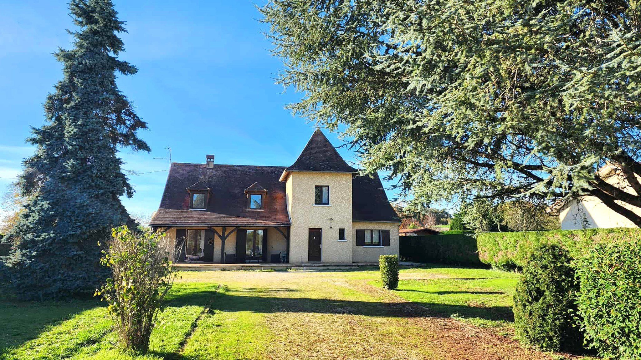 Vente Maison 11&nbsp;Pièces 250&nbsp;m² Saint-Front-de-Pradoux