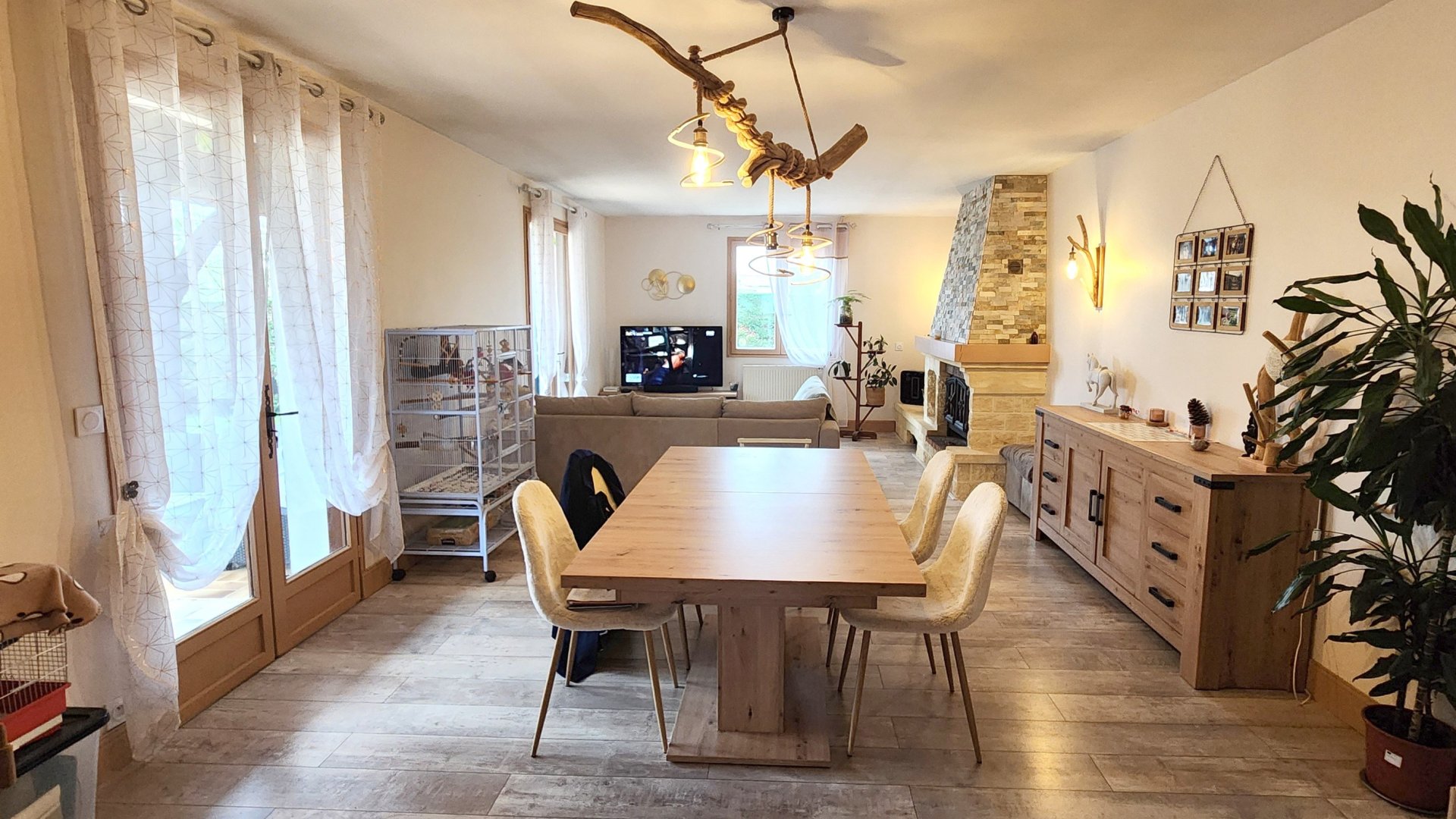Vente Maison 11&nbsp;Pièces 250&nbsp;m² Saint-Front-de-Pradoux