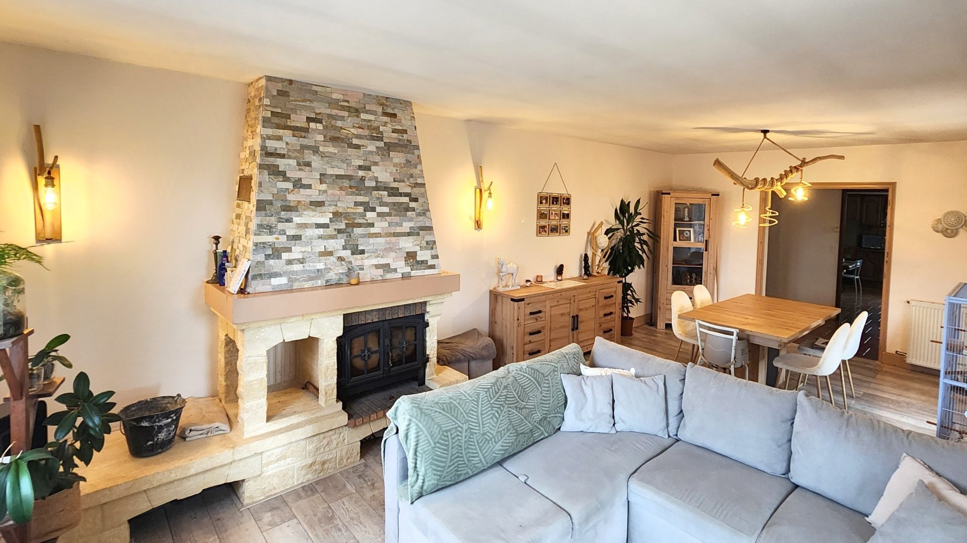 Vente Maison 11&nbsp;Pièces 250&nbsp;m² Saint-Front-de-Pradoux
