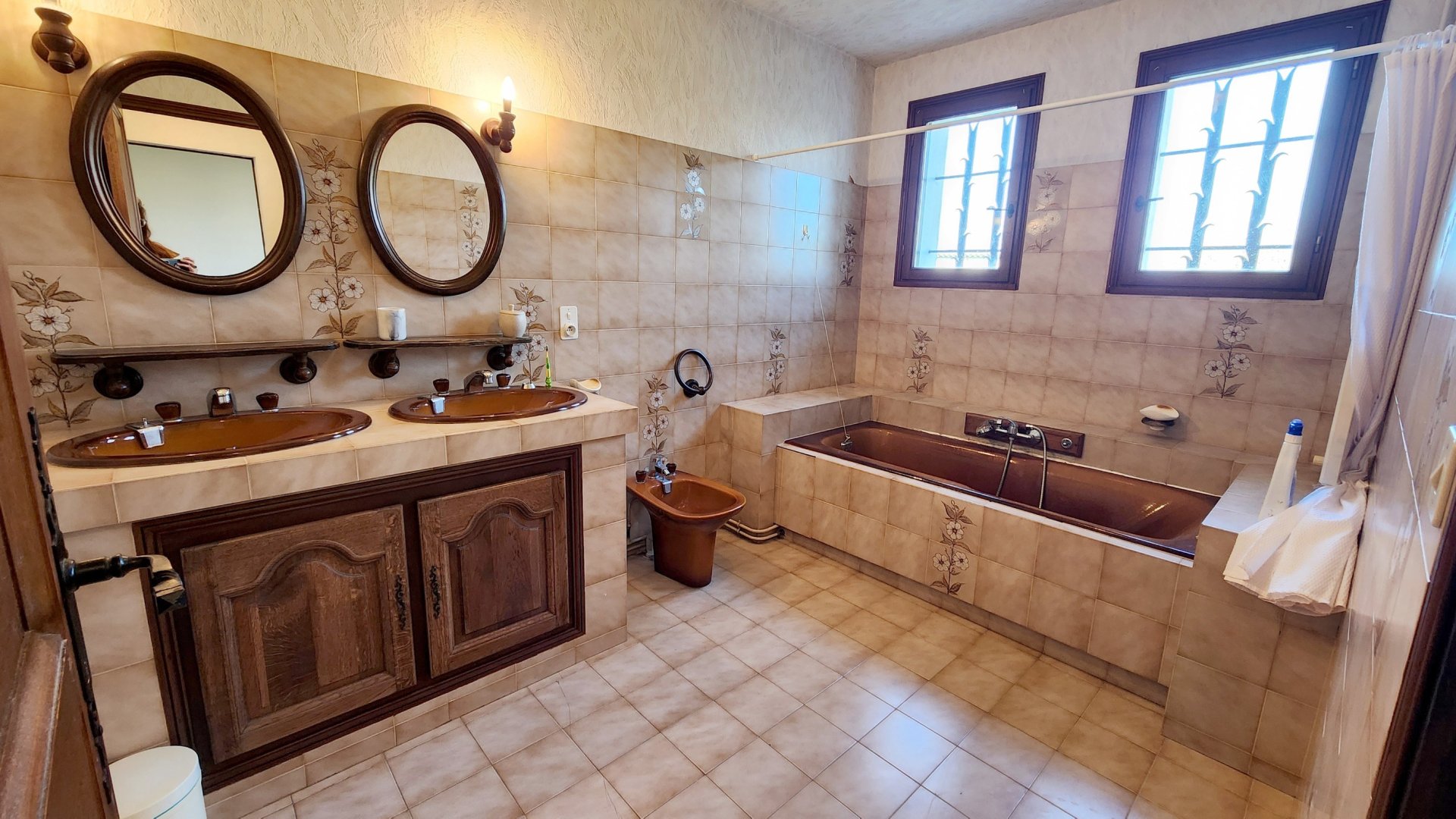 Vente Maison 11&nbsp;Pièces 250&nbsp;m² Saint-Front-de-Pradoux