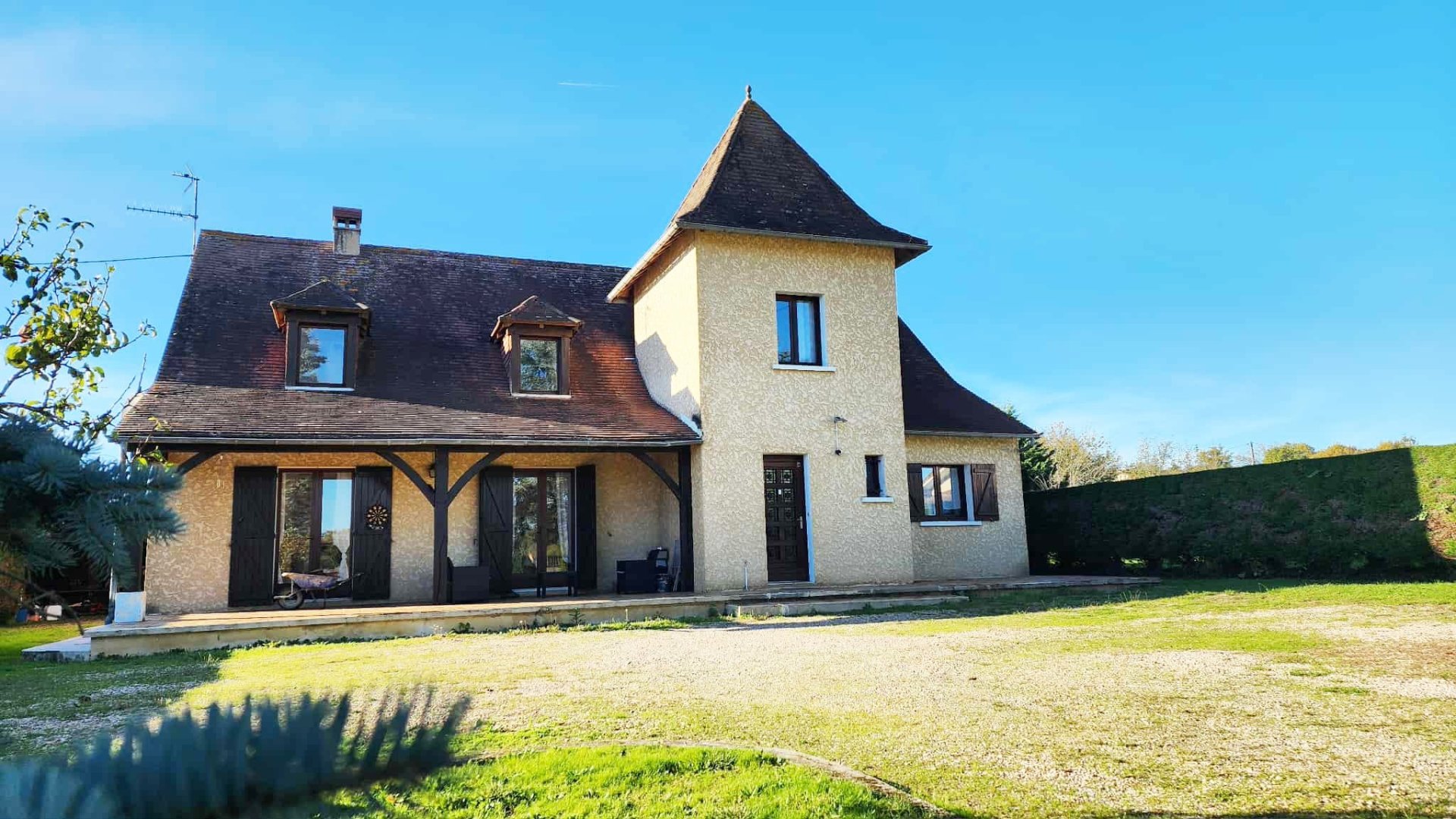 Vente Maison 11&nbsp;Pièces 250&nbsp;m² Saint-Front-de-Pradoux
