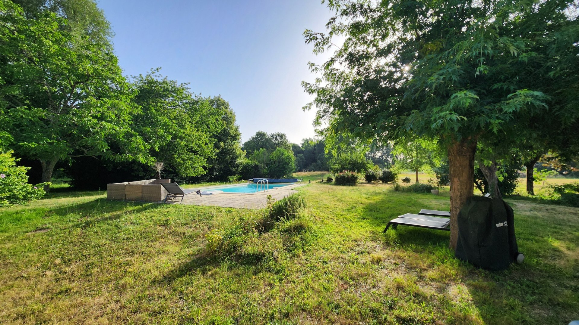 Vente Maison 10&nbsp;Pièces 286&nbsp;m² Neuvic