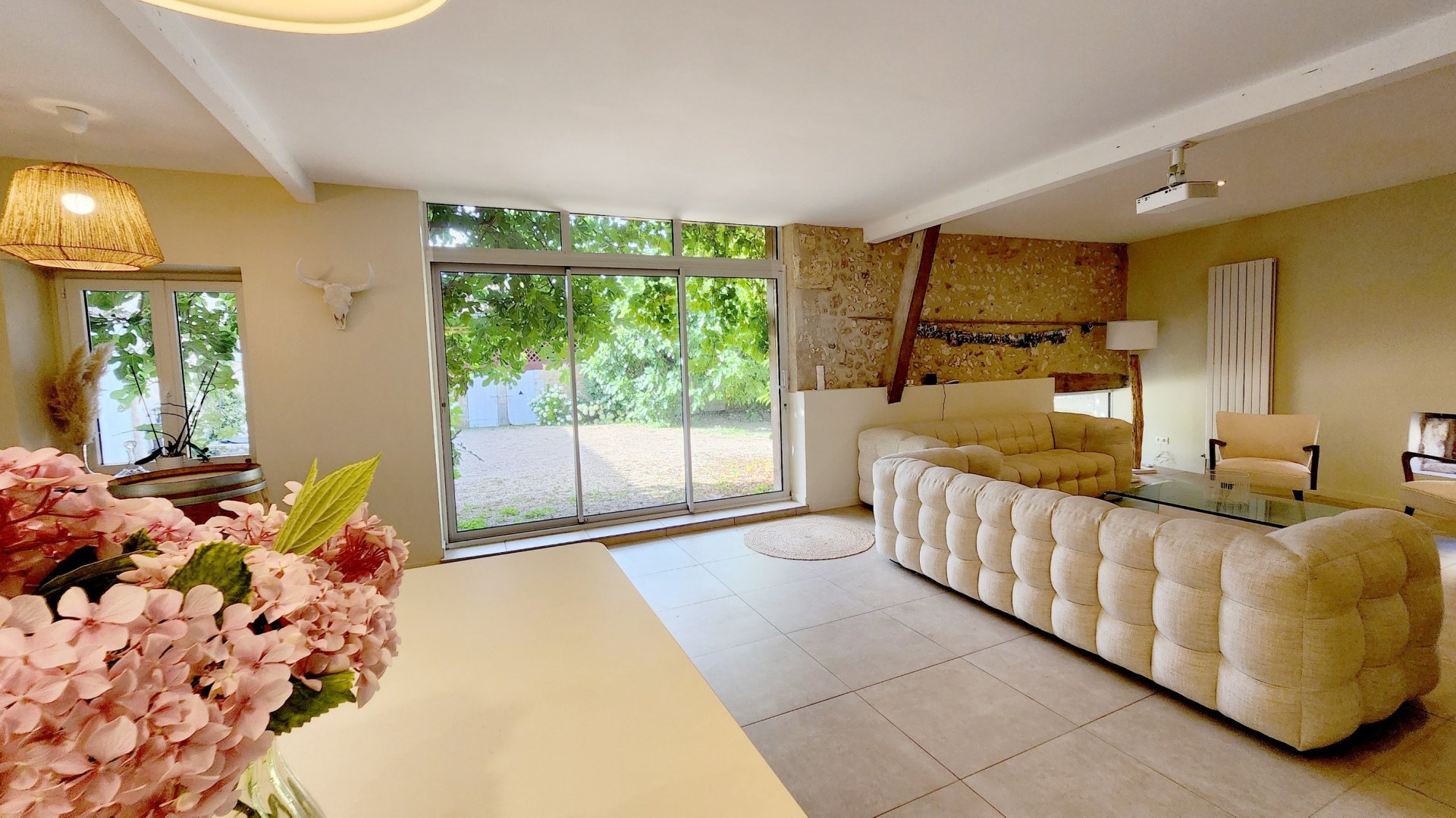 Vente Maison 10&nbsp;Pièces 286&nbsp;m² Neuvic