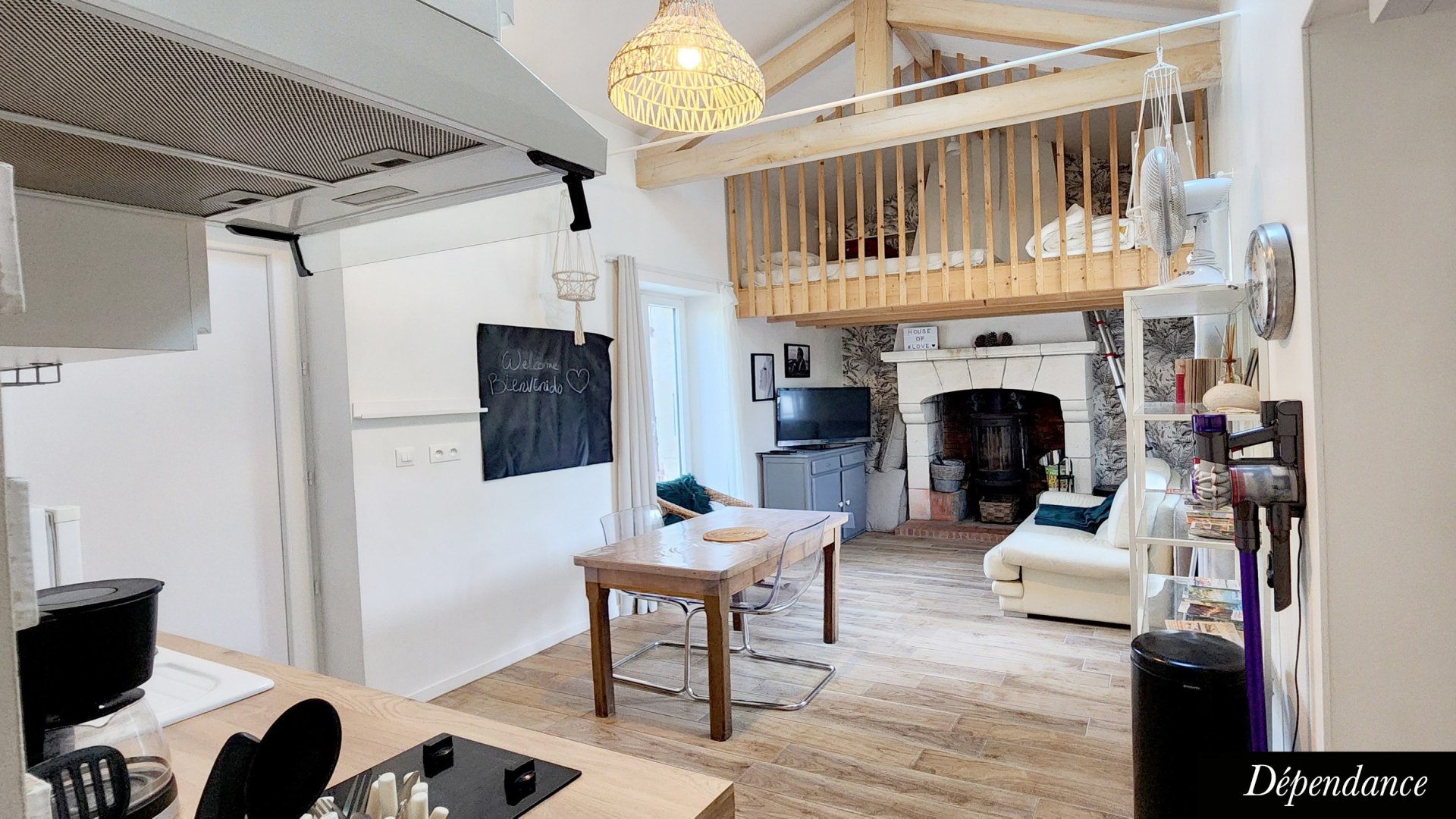Vente Maison 10&nbsp;Pièces 286&nbsp;m² Neuvic