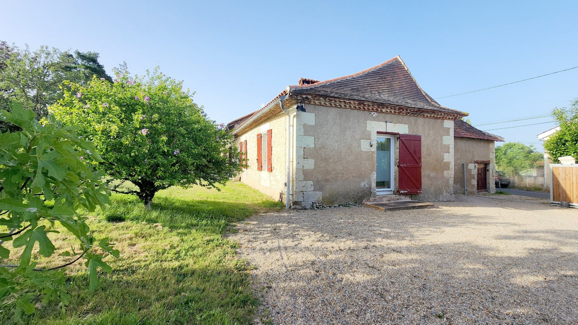 Vente Maison 10&nbsp;Pièces 286&nbsp;m² Neuvic
