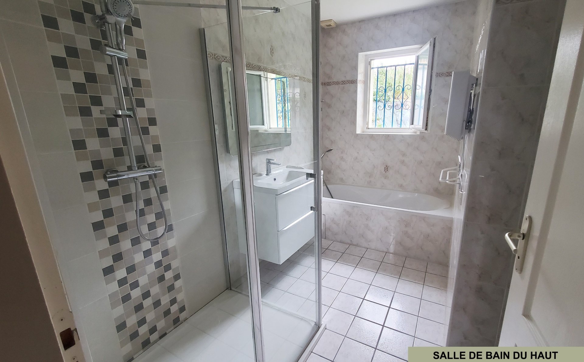 Vente Maison 8&nbsp;Pièces 170&nbsp;m² Saint-Front-de-Pradoux