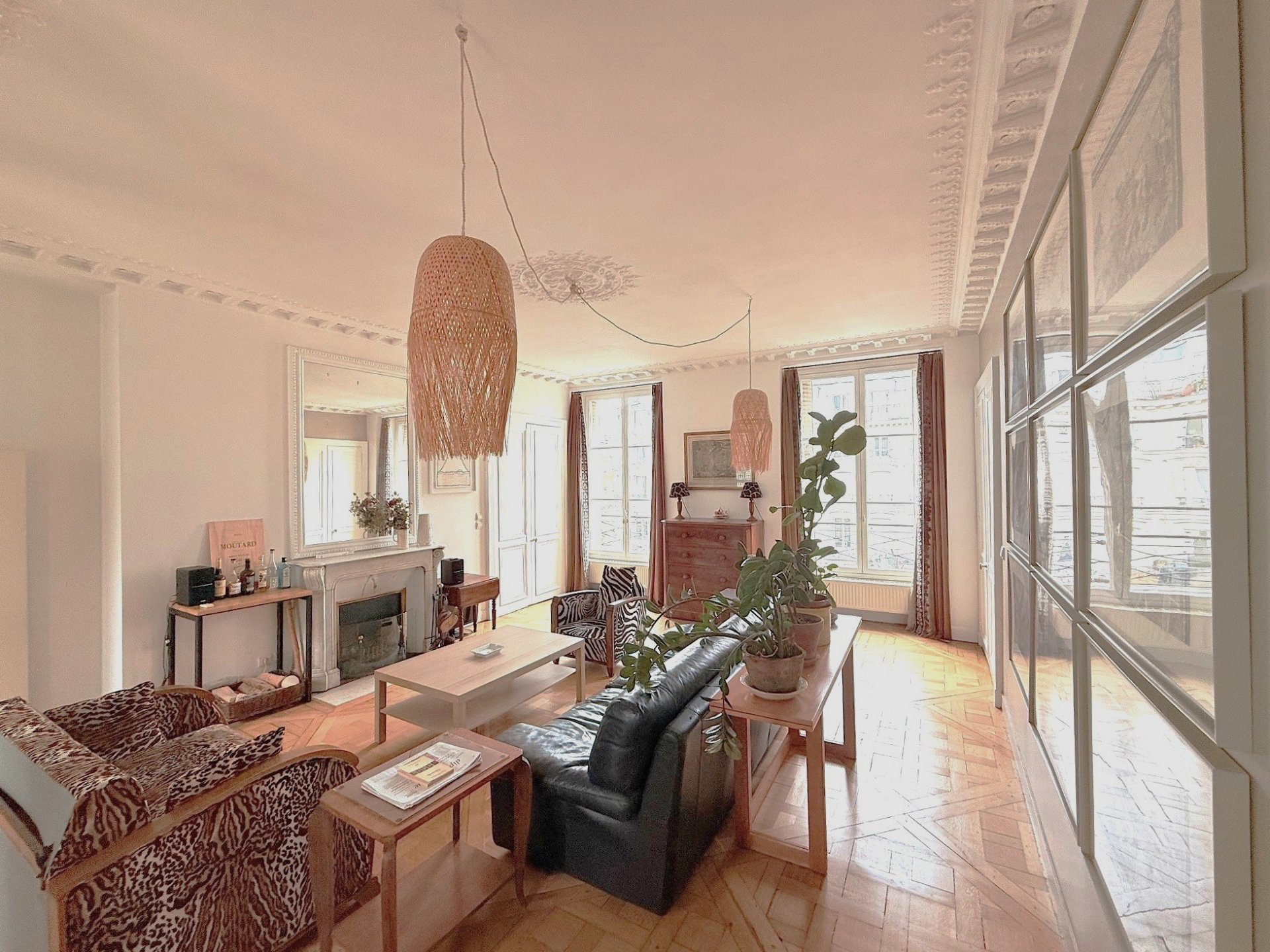 Vente Appartement 5&nbsp;Pièces 150&nbsp;m² Paris 10