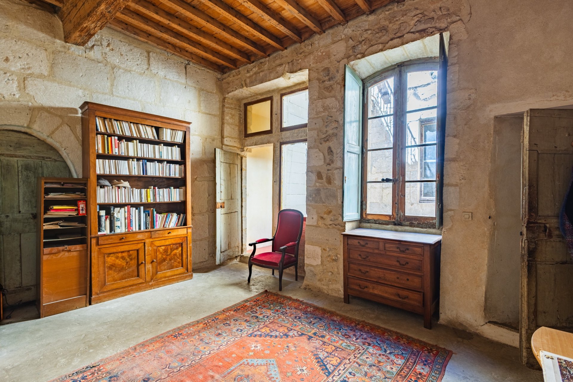 Vente Maison 7&nbsp;Pièces 160&nbsp;m² Aramon