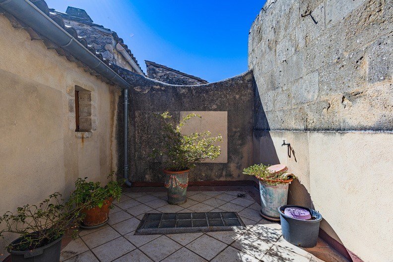 Vente Maison 7&nbsp;Pièces 160&nbsp;m² Aramon