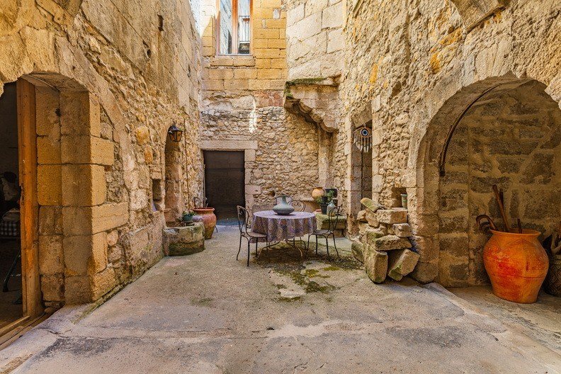 Vente Maison 7&nbsp;Pièces 160&nbsp;m² Aramon