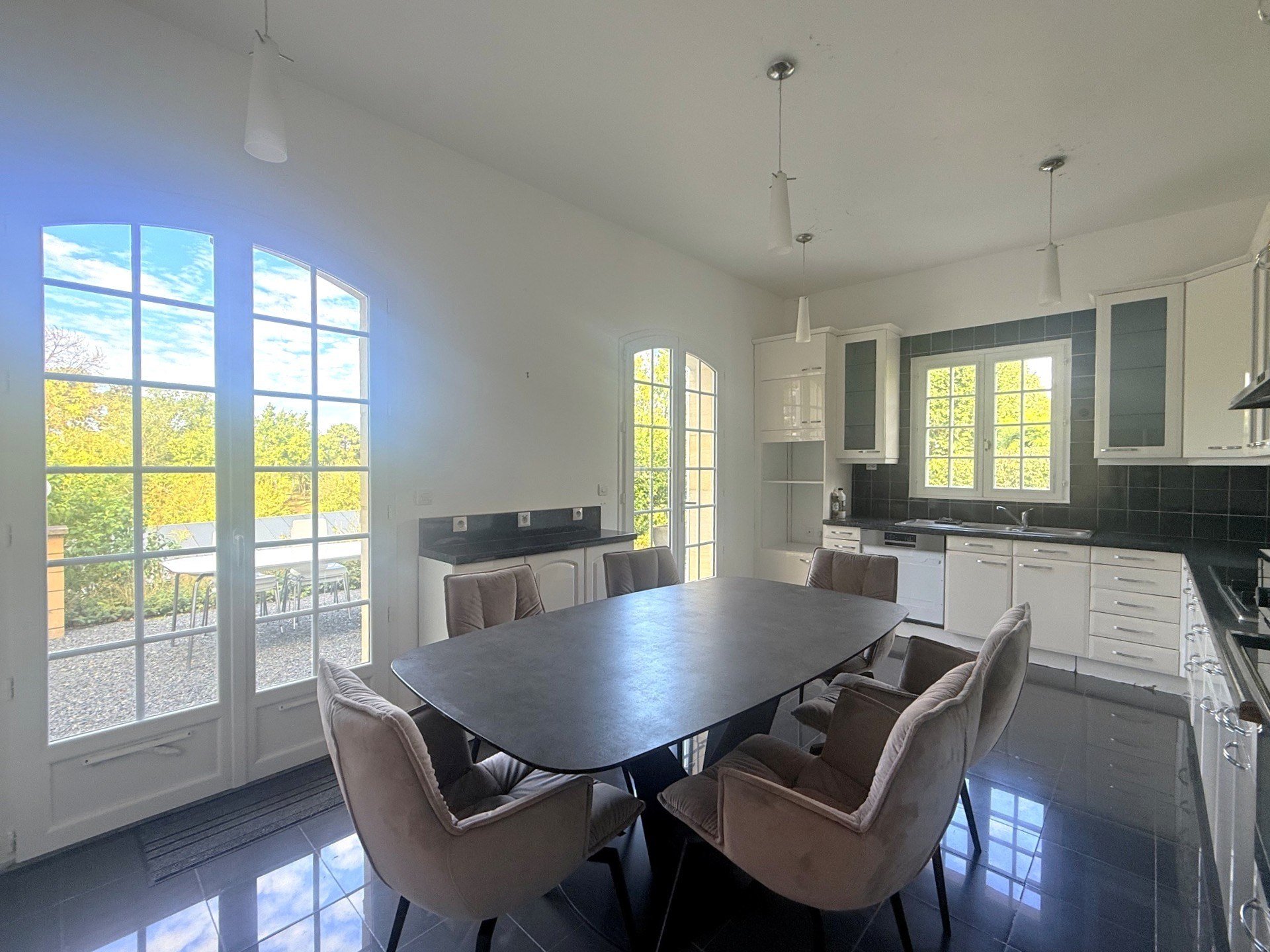 Vente Maison 8&nbsp;Pièces 280&nbsp;m² Parmain