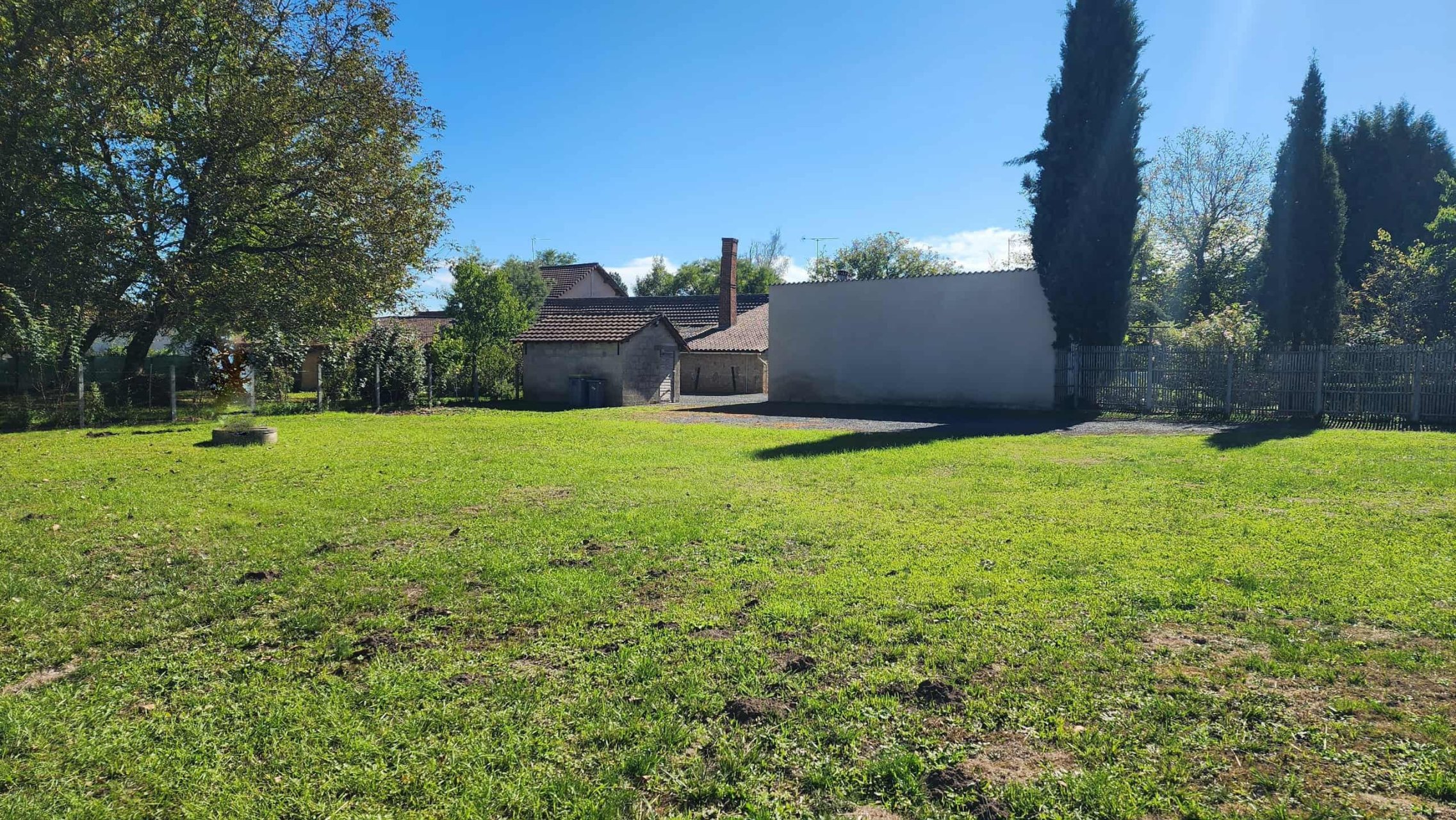 immeuble en vente sur MONTPON MENESTEROL (24700)