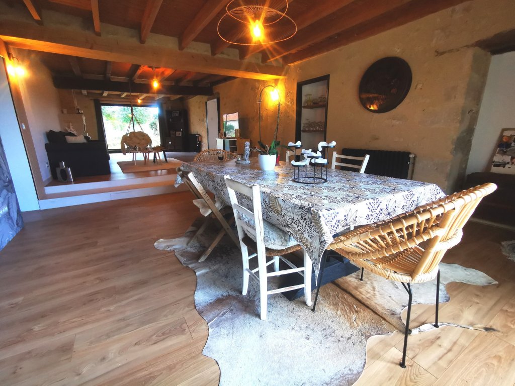 maison 7 pièces en vente sur MONTCARET (24230)