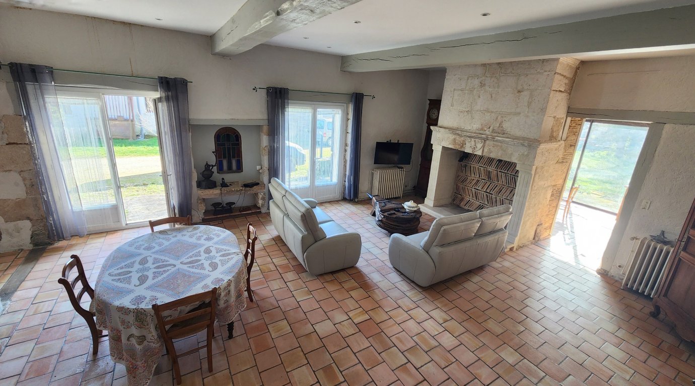 maison 6 pièces en vente sur NEUVIC (24190)