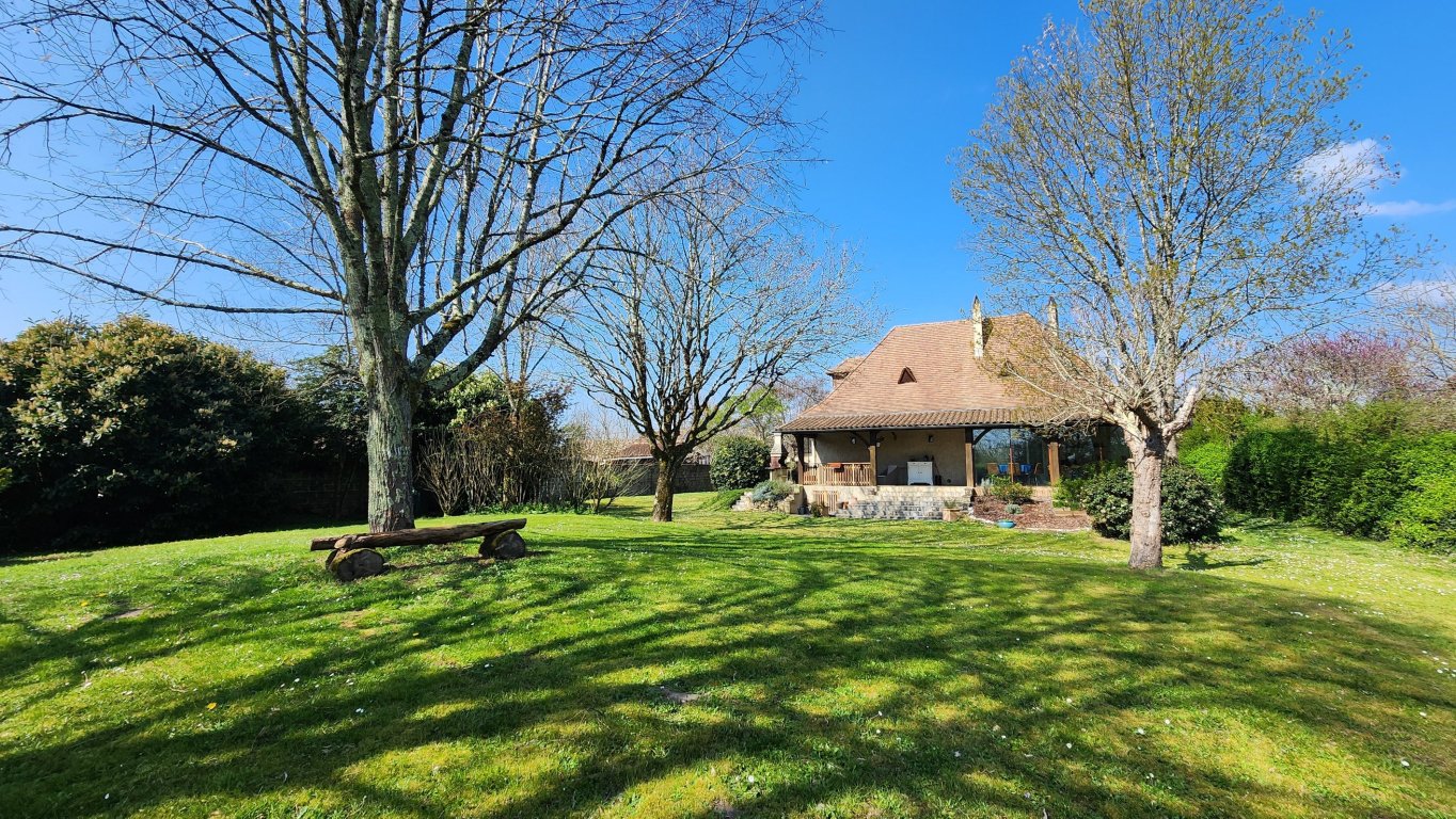 maison 6 pièces en vente sur ST LAURENT DES HOMMES (24400)