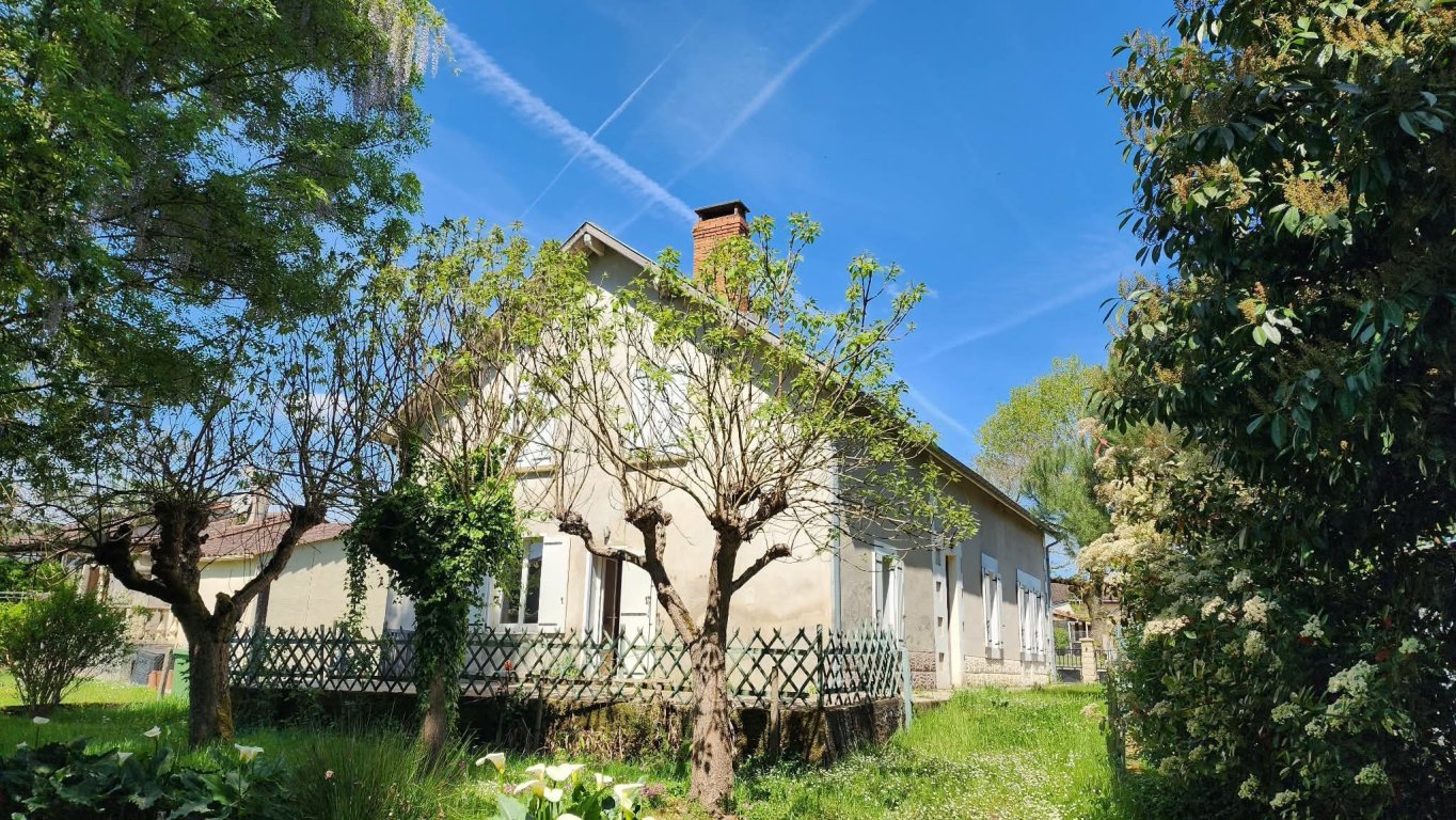 maison 4 Pièces en vente sur ST LAURENT DES HOMMES (24400) - Plus de details