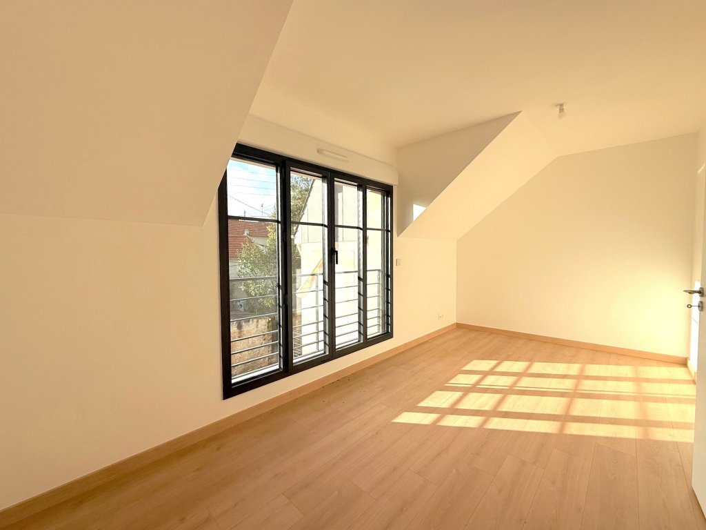 maison 6 pièces en vente sur BOUGIVAL (78380)