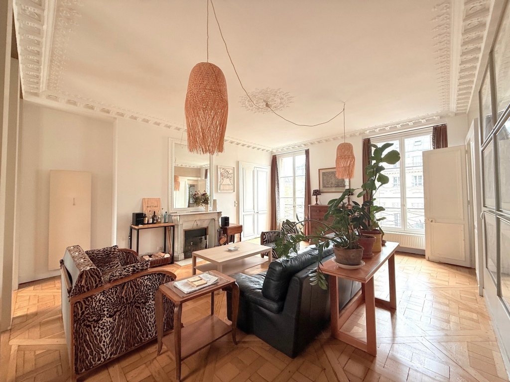 appartement 5 Pièces en vente sur PARIS (75010) - Plus de details