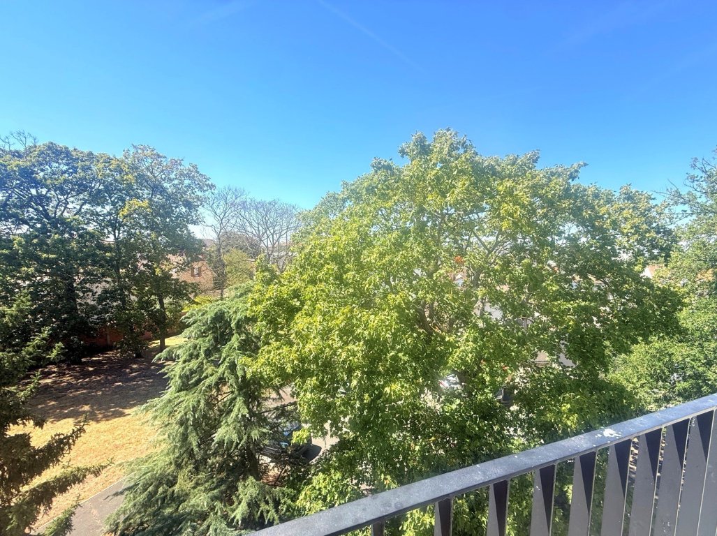 appartement 6 Pièces en vente sur ACHERES (78260) - Plus de details