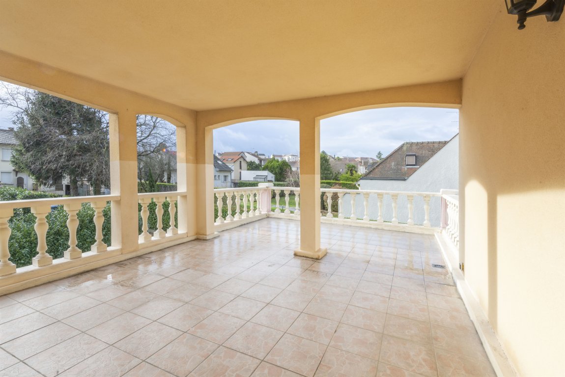 maison 8 pièces en vente sur CARRIERES SUR SEINE (78420)