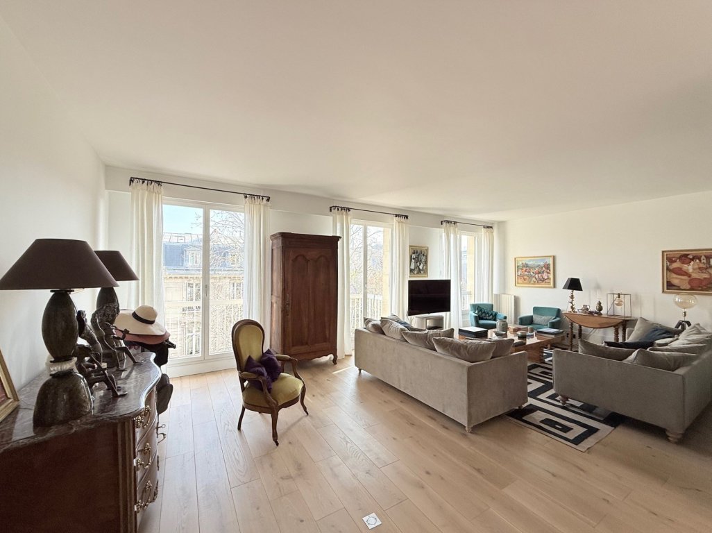 appartement 5 pièces en vente sur PARIS (75007)
