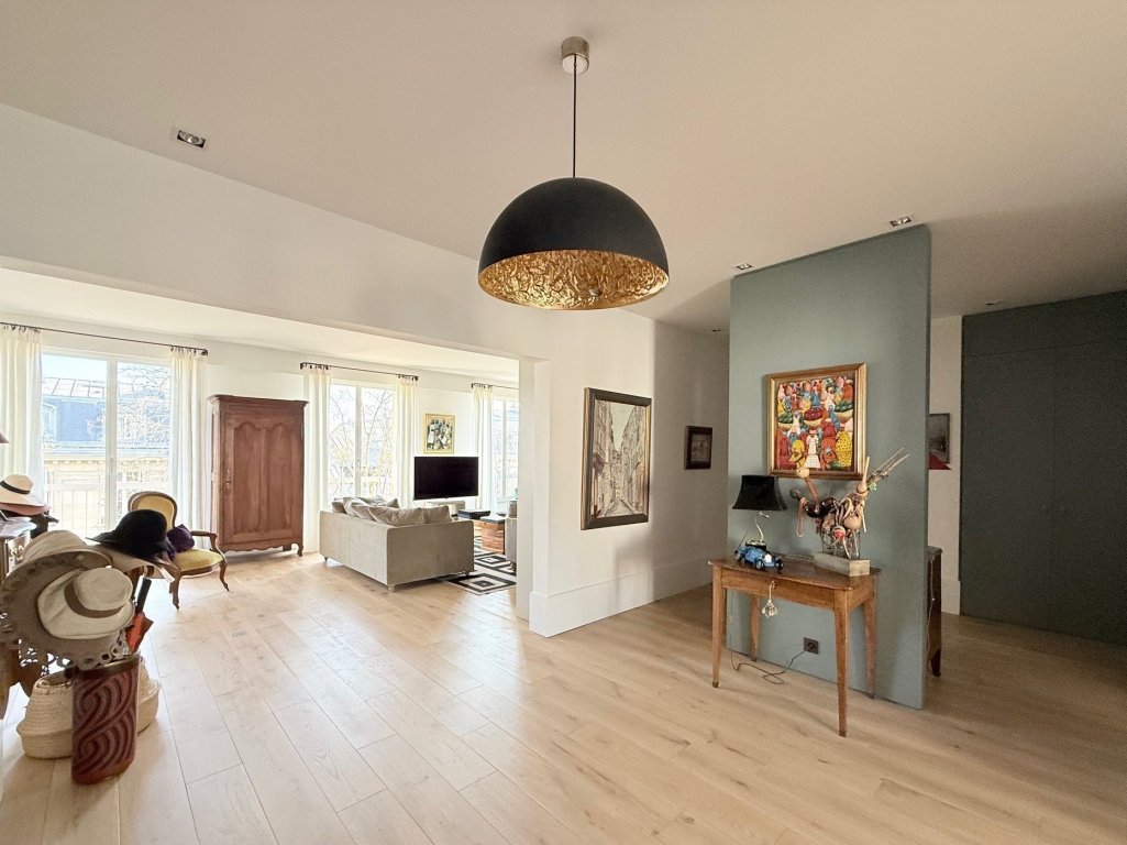 appartement 5 pièces en vente sur PARIS (75007)