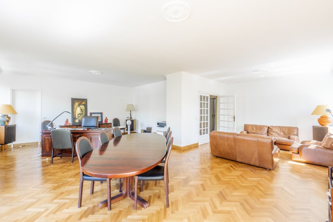 maison 11 pièces en vente sur LA CELLE ST CLOUD (78170)