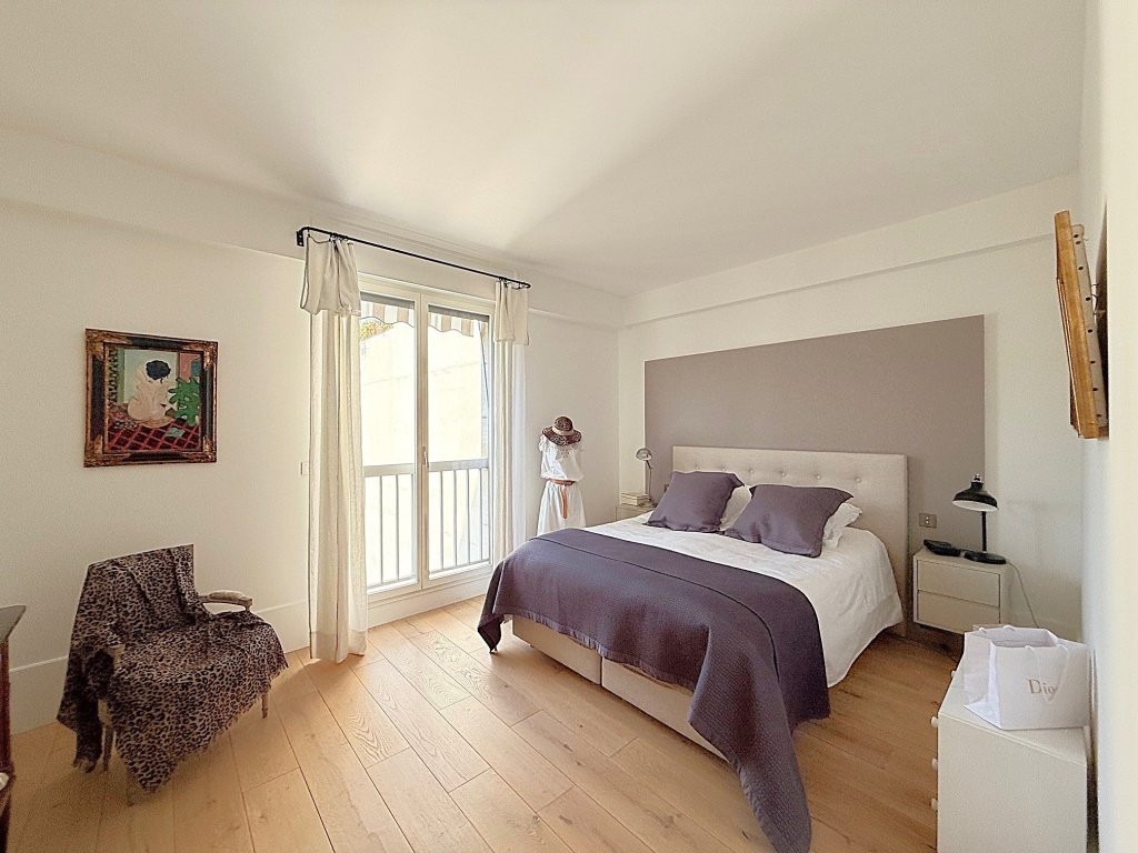appartement 5 pièces en vente sur PARIS (75007)