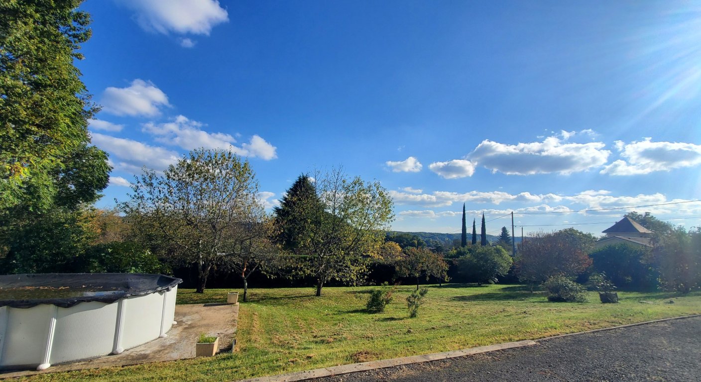 maison 8 pièces en vente sur ST FRONT DE PRADOUX (24400)