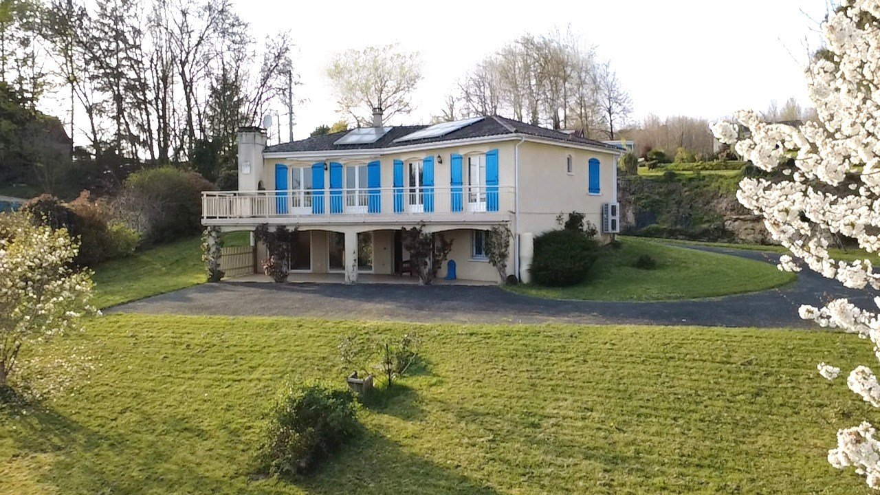 maison 8 pièces en vente sur ST FRONT DE PRADOUX (24400)